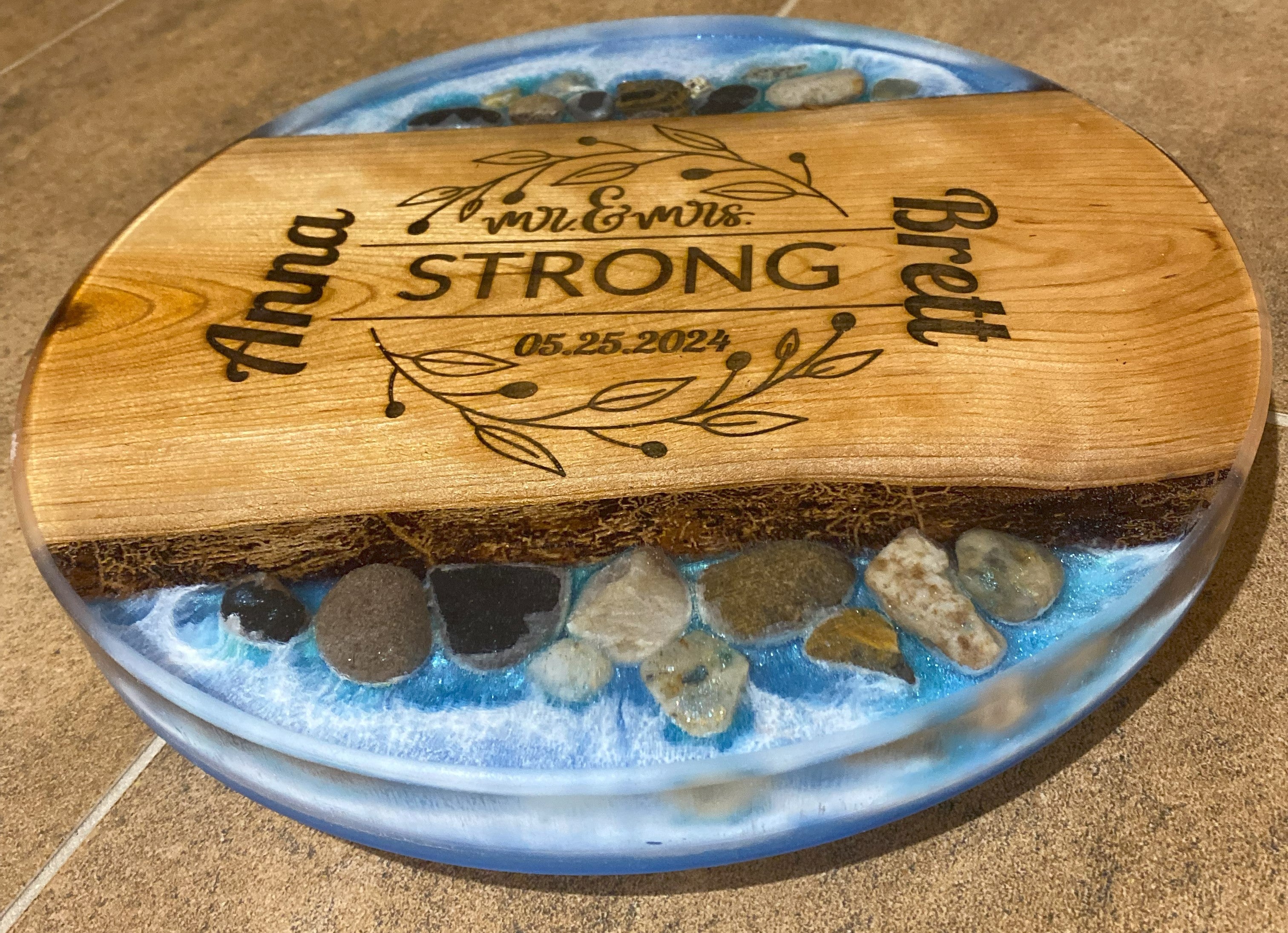 12" or 18" Custom Wedding Wood & Epoxy Lazy Susan with Epoxy River, Rotating Charcuterie Board, Table Centerpiece for Kitchen or Dining Room, Wedding Gift