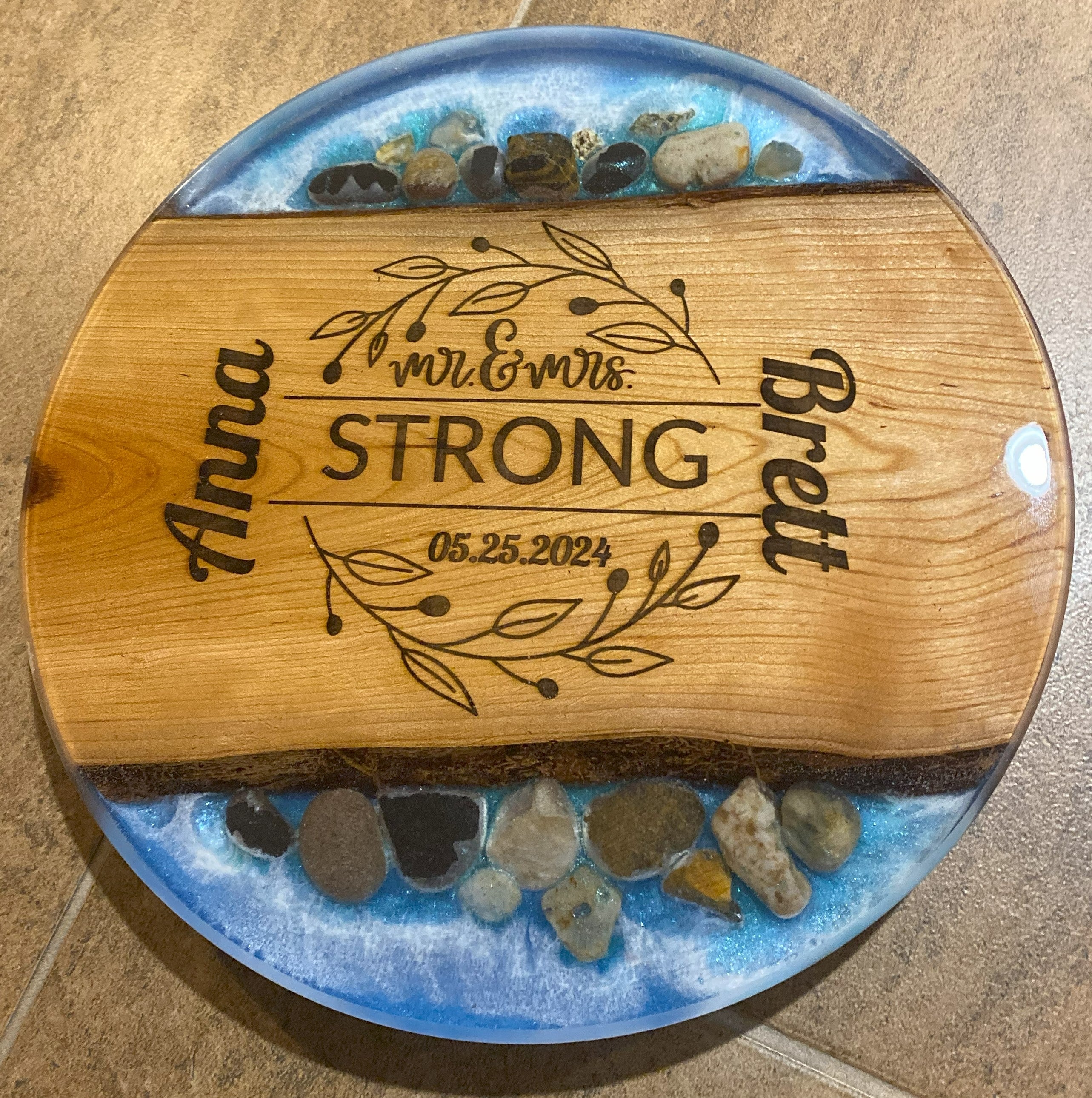 12" or 18" Custom Wedding Wood & Epoxy Lazy Susan with Epoxy River, Rotating Charcuterie Board, Table Centerpiece for Kitchen or Dining Room, Wedding Gift