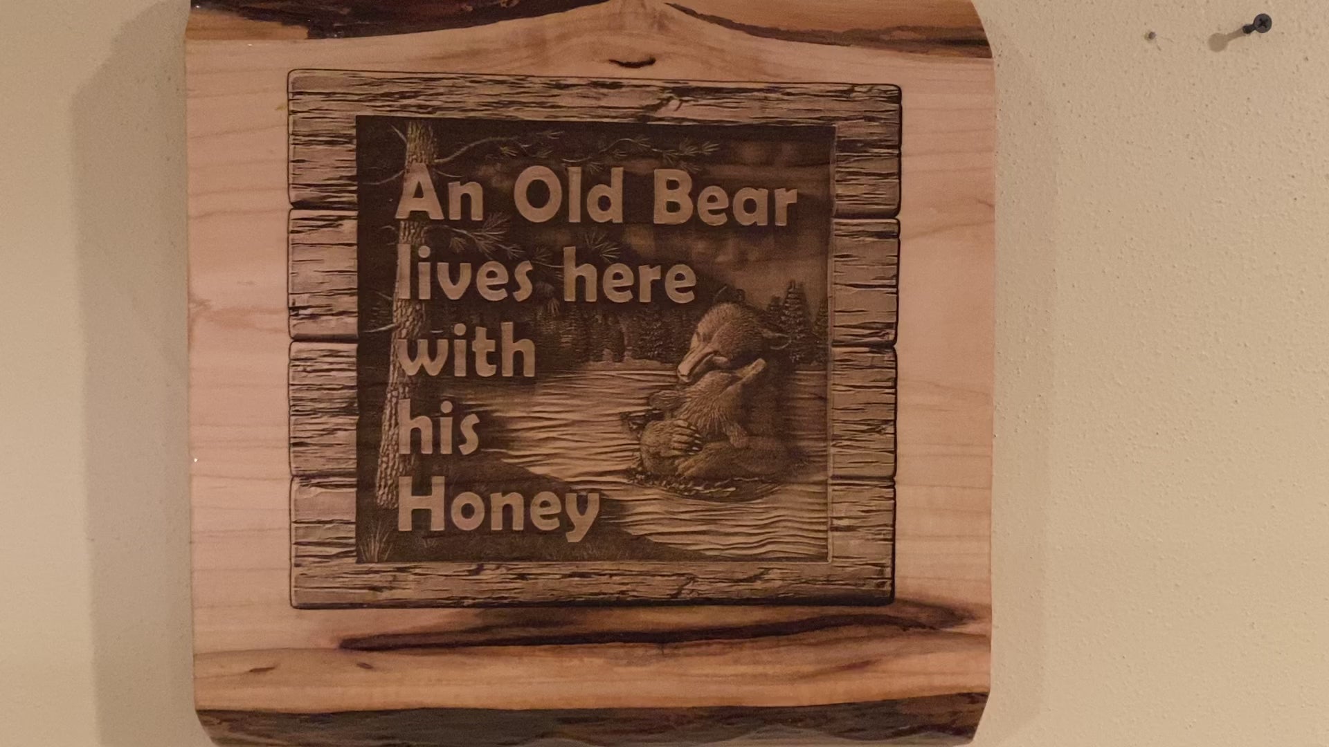 Live Edge "Old Bear With His Honey" | Engraved Gift for Man | Bear With His Honey Wall Art